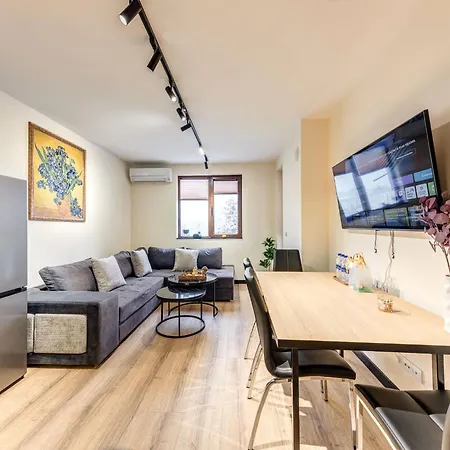 1bd Mountain Getaway In With Parking By Flat Mаnager Apartament